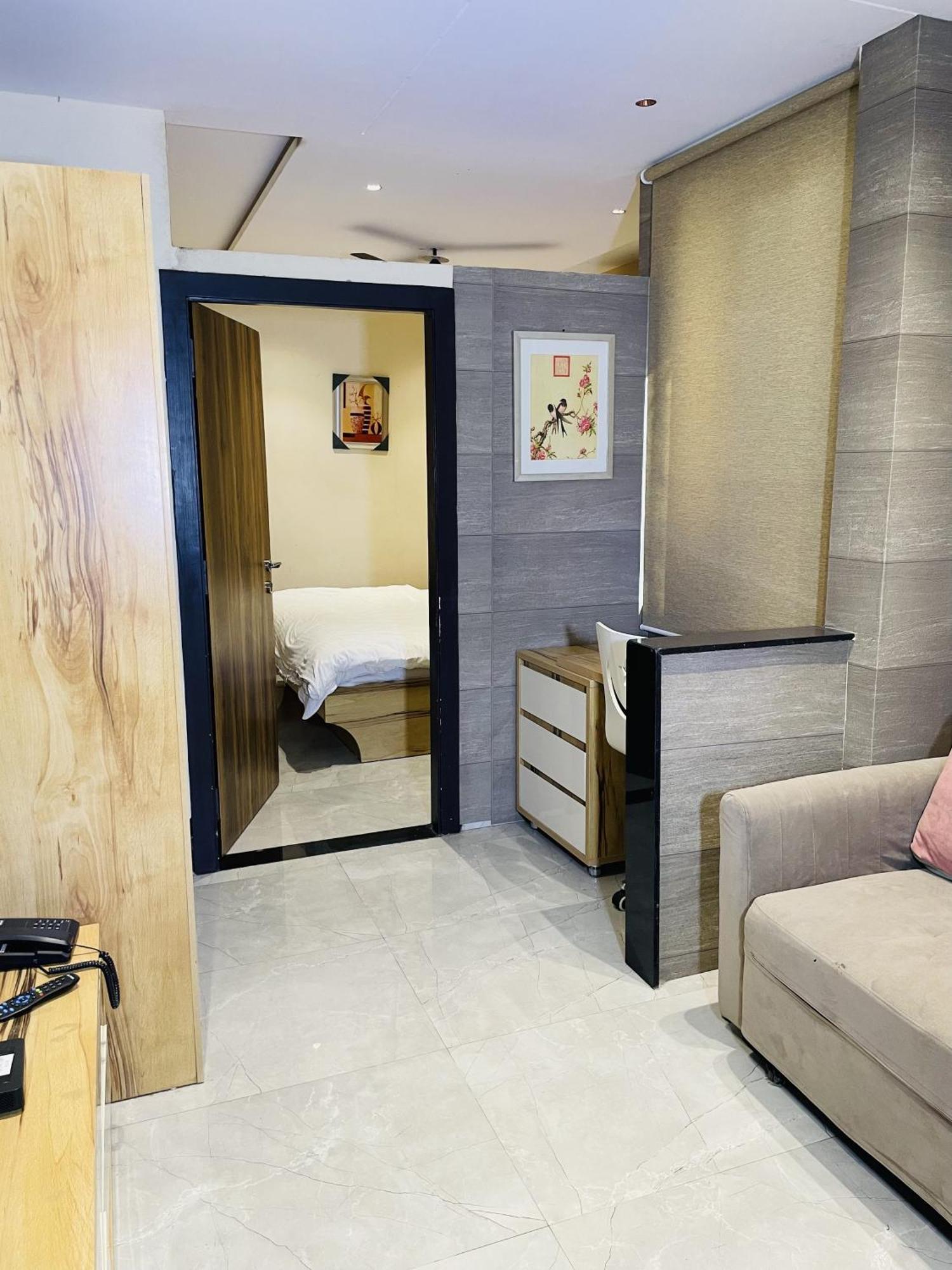 Stayez Studio Apartments Индаур Экстерьер фото