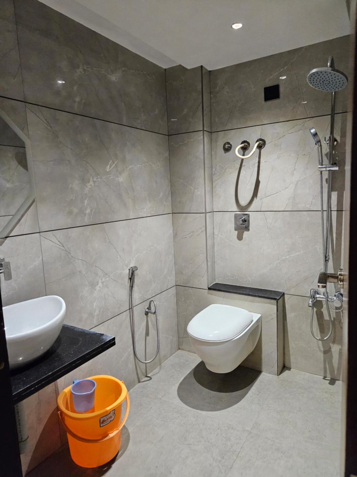 Stayez Studio Apartments Индаур Экстерьер фото